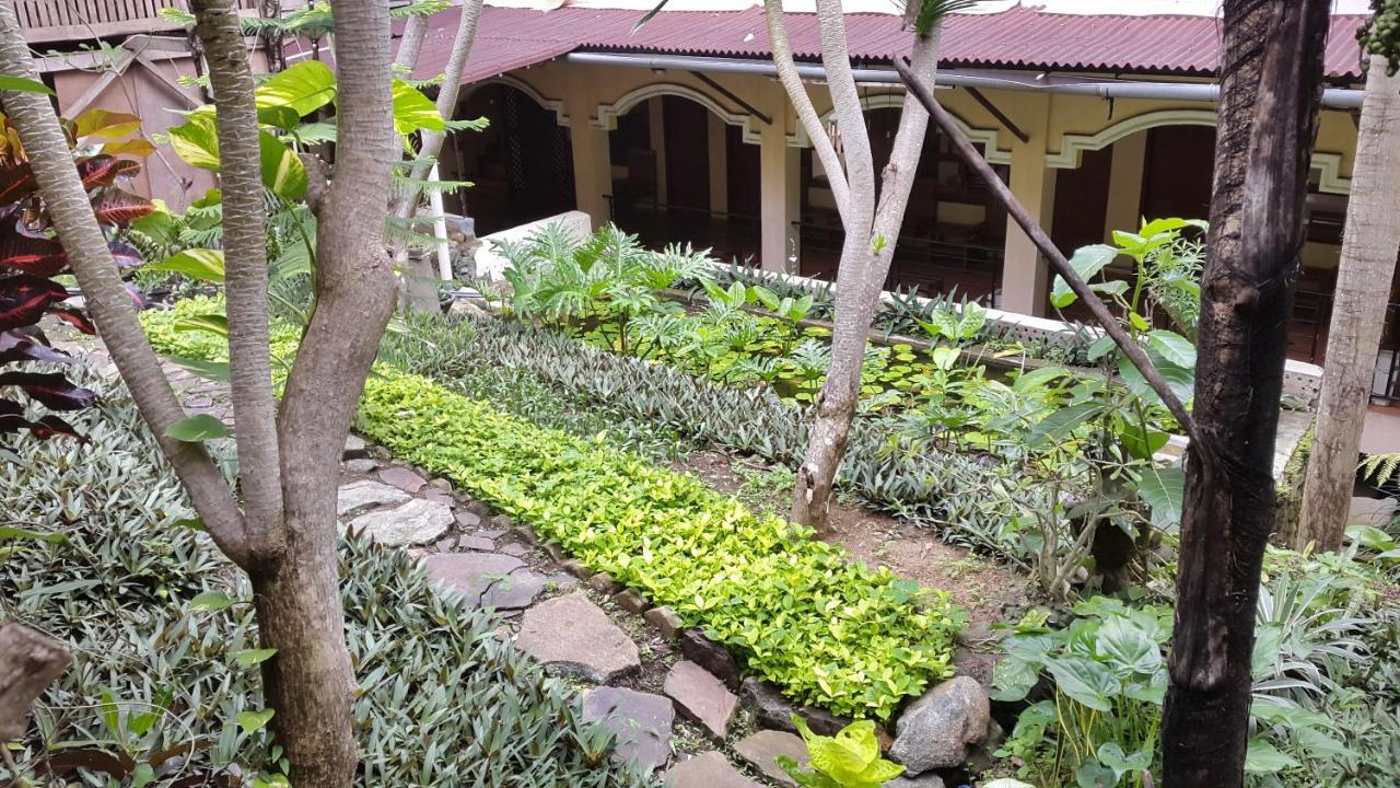 โรงแรมเซ็นโทร บาโจ ลาบวนบาโจ ห้อง รูปภาพ